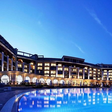 Lighthouse Golf & Spa Hotel Balchik Luaran gambar The hotel at night