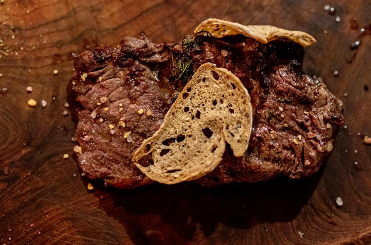 Lighthouse Golf & Spa Hotel Balchik Luaran gambar A steak