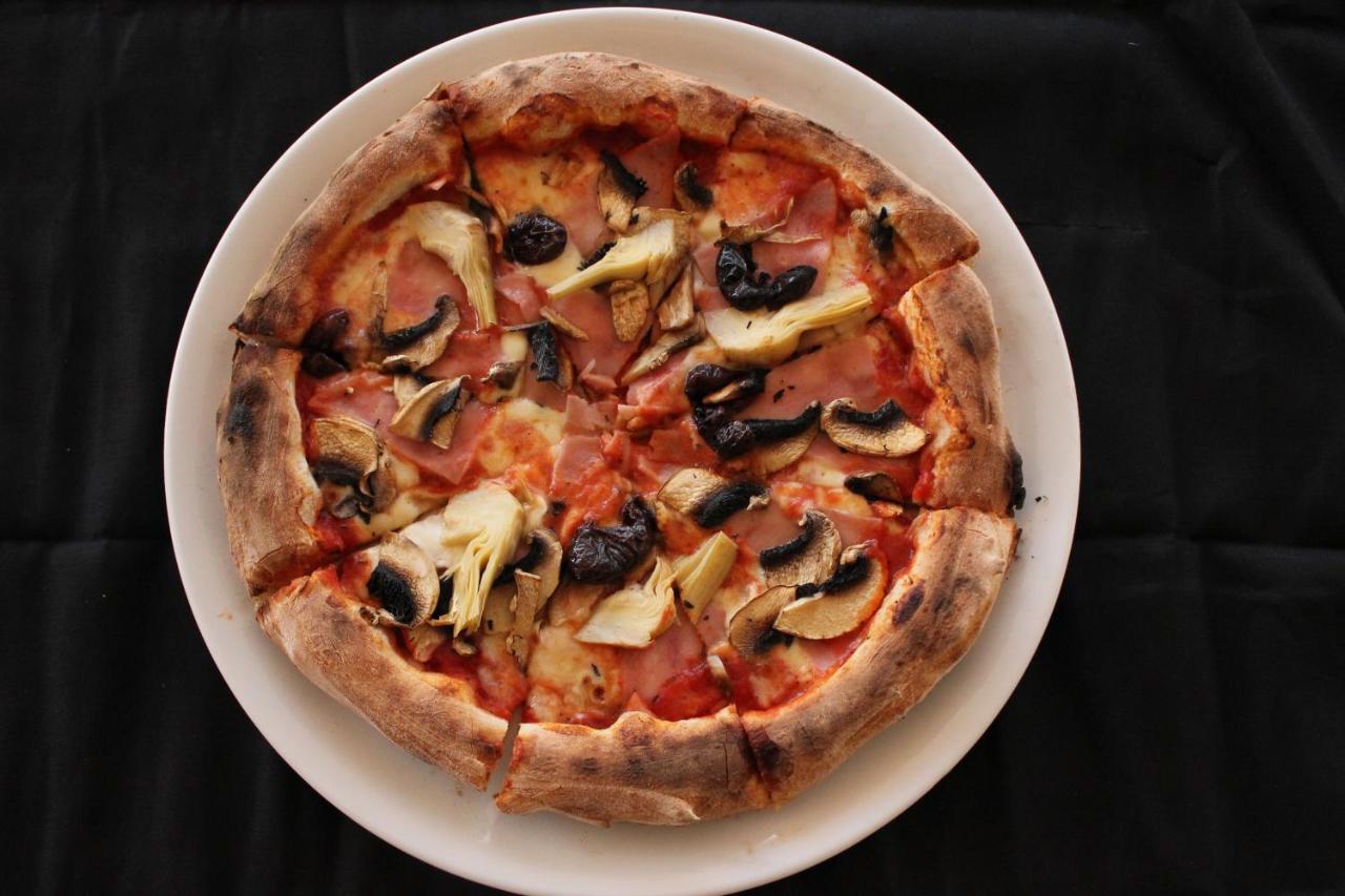 Lighthouse Golf & Spa Hotel Balchik Luaran gambar Pizza
