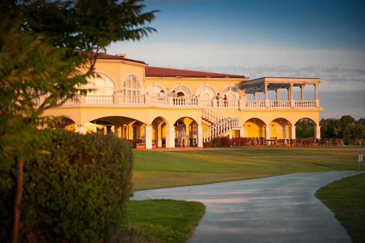 Lighthouse Golf & Spa Hotel Balchik Luaran gambar The clubhouse at the Royal Palm Golf and Country Club