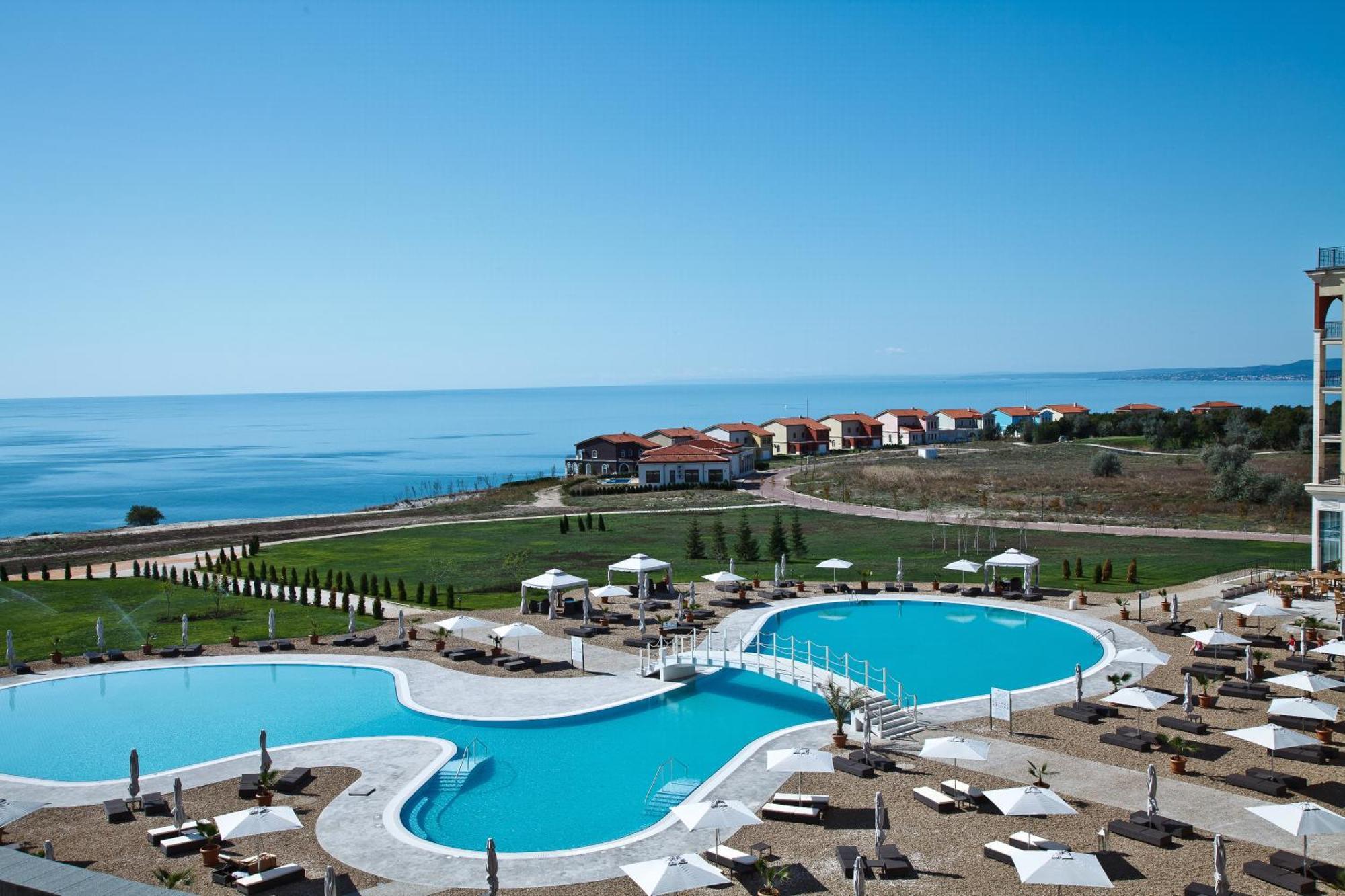 Lighthouse Golf & Spa Hotel Balchik Luaran gambar View of the complex