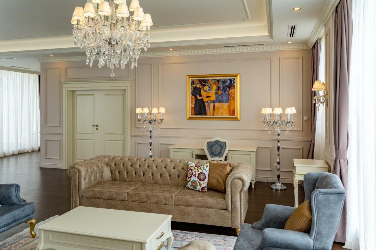 Lighthouse Golf & Spa Hotel Balchik Luaran gambar A living room in a private house